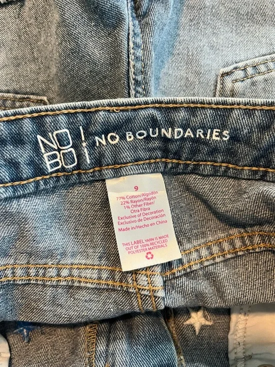 No Boundaries Blue Denim Shorts Red, White & Blue Star Embroidery SZ 9 EUC - Picture 3 of 9